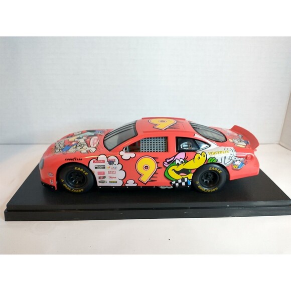 RACING CHAMPIONS NASCAR CARTOON NETWORK STOCK CAR #9 1:24 With ERTL Case - Picture 5 of 7